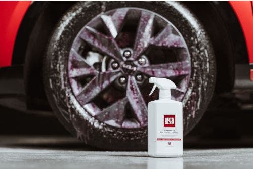 Autoglym’s new colour-change wheel cleaner shifts grime, brake dust and metal particles safely and effortlessly